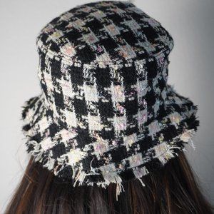Liz Claiborne Plaid Bucket Hat